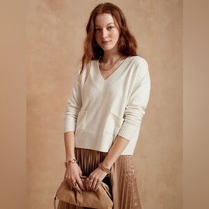 Banana Republic Cream V Neck Sweater